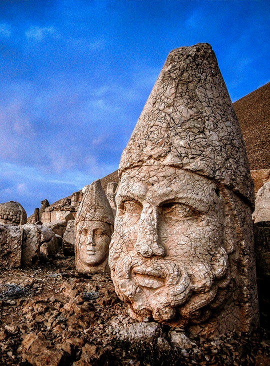 Zeus Heykeli Nemrut Dağı