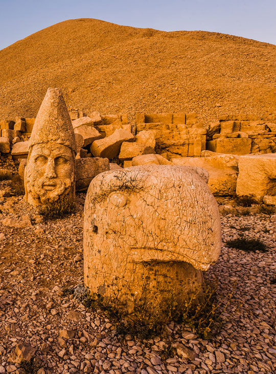 Kartal Başı Heykeli, Nemrut Dağı 