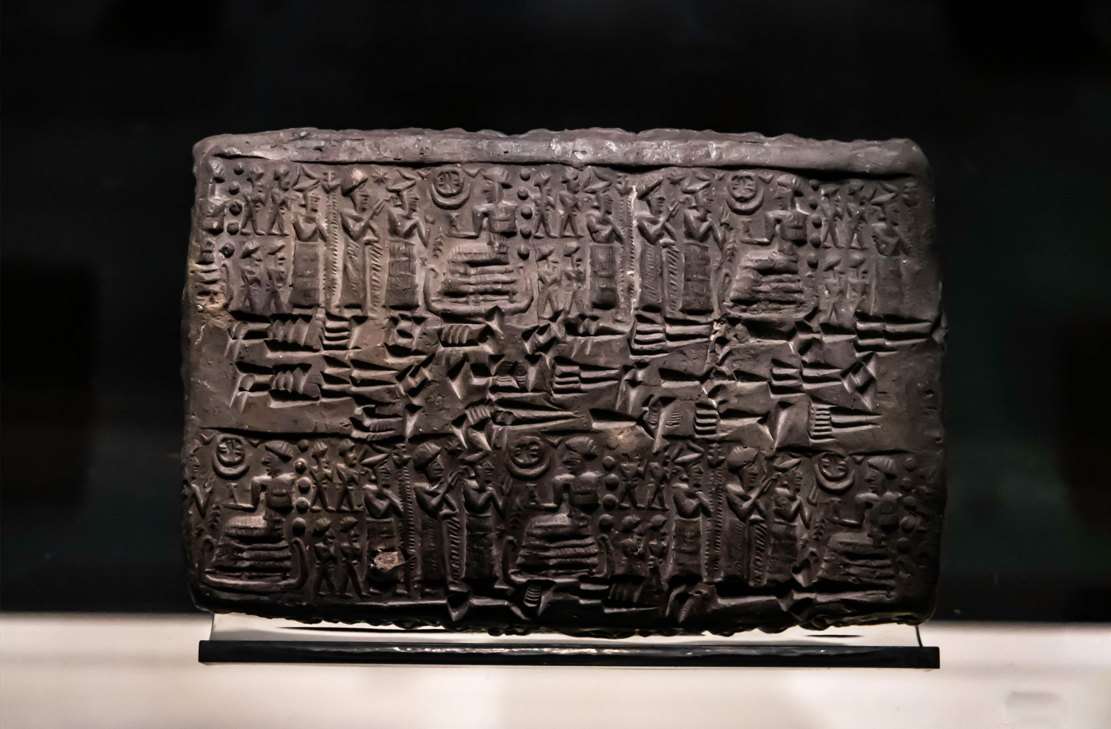 Hattuşaş ve Hitit Başkentindeki 4000 yıllık Kabartma Tablet