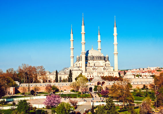 Selimiye Camii ve Külliyesi Önündeki Alan Gündüz