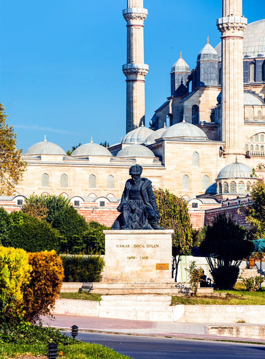 Mimar Sinan Heykeli ve Selimiye Edirne Türkiye