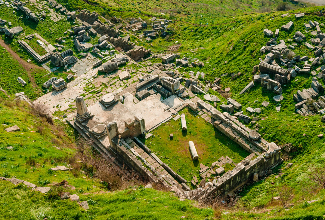 Kızıl Avlu Tapınağı İzmir Türkiye 