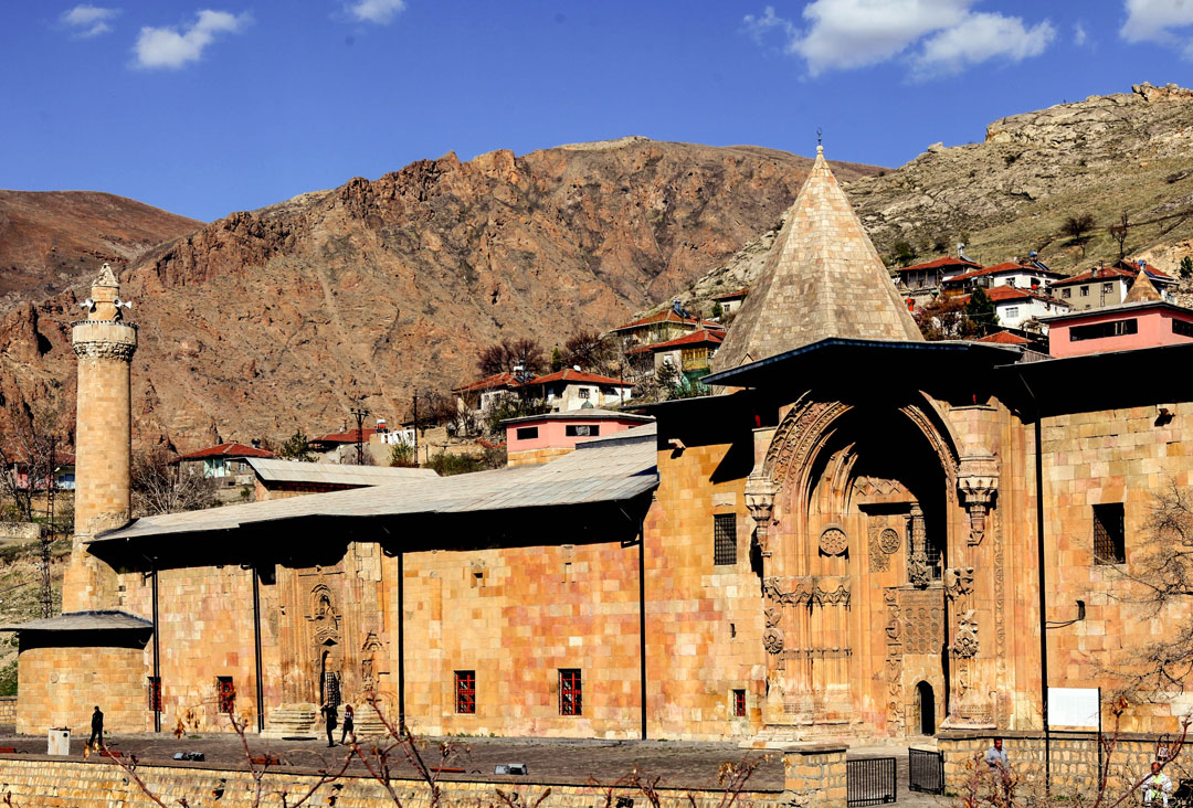 Divirği Darüşşifası ve Camii